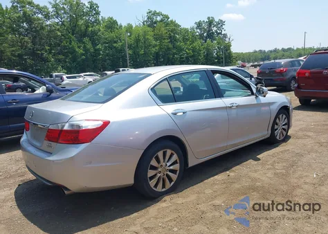2013 Honda Accord Touring z USA, uszkodzony, nr VIN 1HGCR3F95DA041302